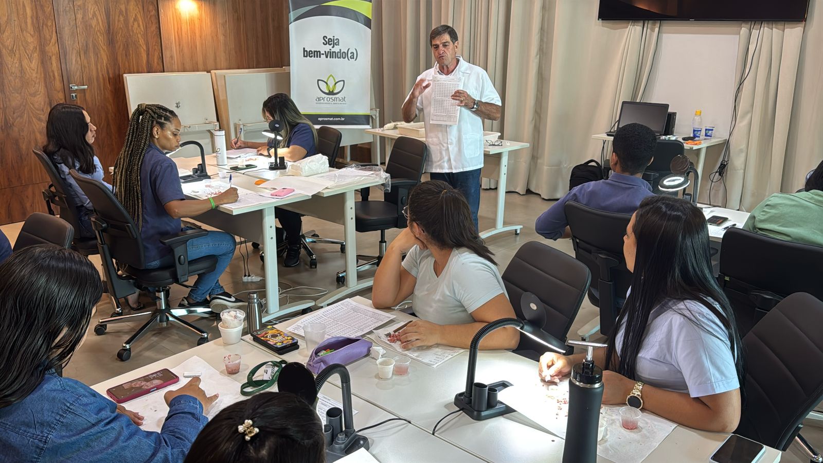 APROSMAT capacita analistas em teste de tretrazólio em sementes de algodão